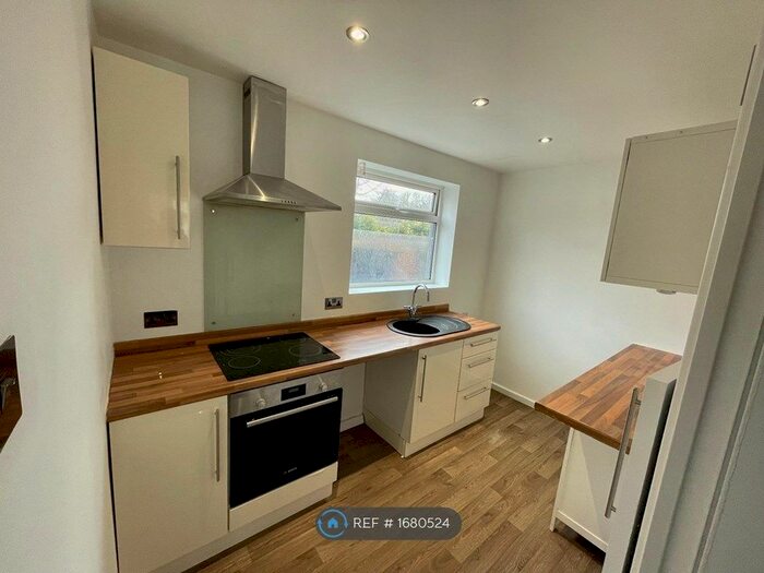 2 Bedroom Maisonette To Rent In Sunnybank Avenue, Coventry, CV3