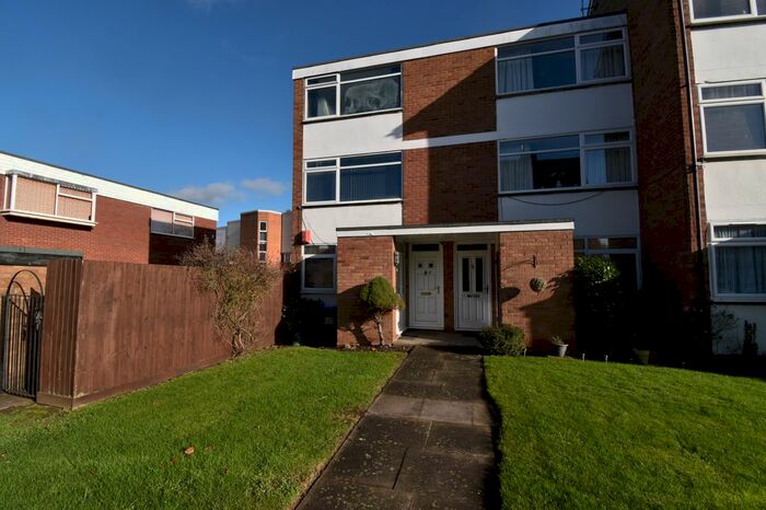 2 Bedroom Flat To Rent In Dugdale Court, Brunswick Street, Leamington Spa, Warwickshire, CV31
