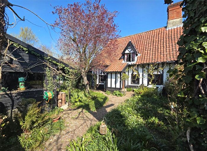 3 Bedroom Semi-Detached House For Sale In Low Street, Ketteringham, Wymondham, Norfolk, NR18