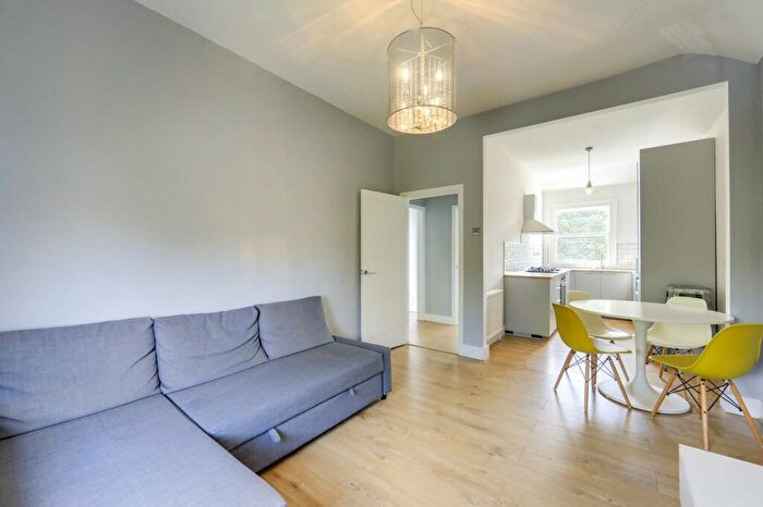 1 Bedroom Flat To Rent In Effingham Road, Lee, London, SE12