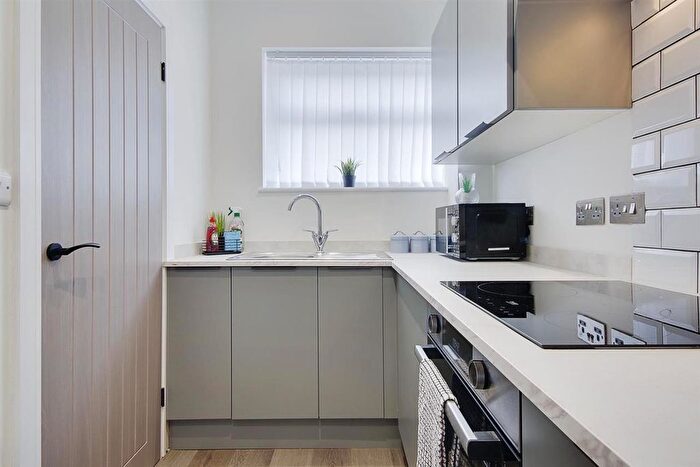 2 Bedroom Flat For Sale In Castle Lane West, Bournemouth, BH9