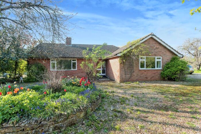 5 Bedroom Bungalow For Sale In Folly Lane, Hartwell, Northampton, NN7