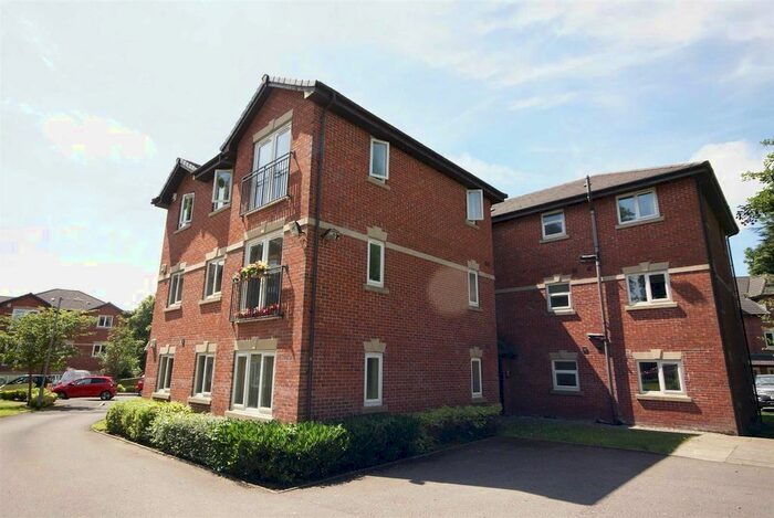 2 Bedroom Flat To Rent In Thurlwood Croft, Westhoughton, Bolton, BL5