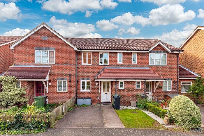 3 Bedroom Property To Rent In Woodgate Drive, London, SW16