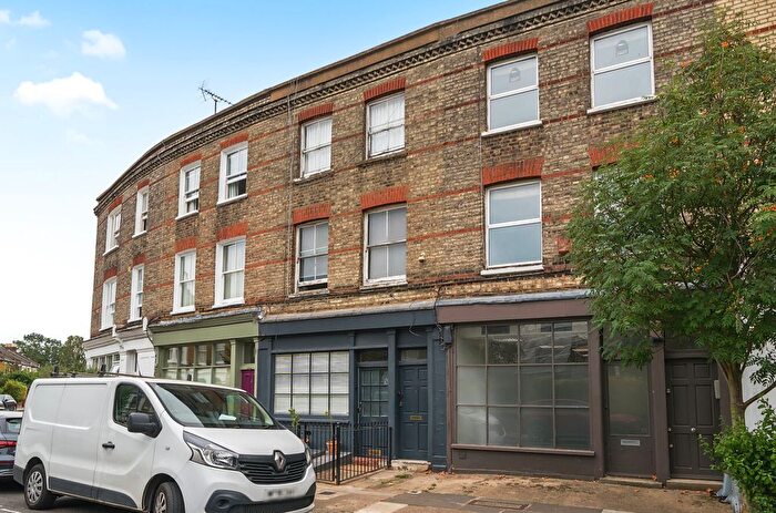 2 Bedroom Flat For Sale In Dalling Road, London, W6