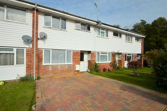 3 Bedroom Property To Rent In Busdens Way, Milford, Godalming, GU8