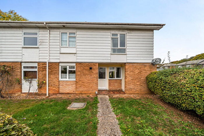 4 Bedroom End Of Terrace House For Sale In Abbey Road, Basingstoke, RG24