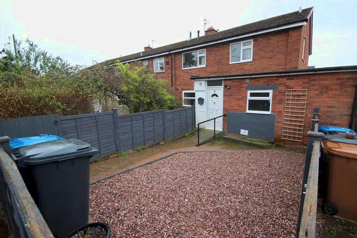 2 Bedroom Maisonette To Rent In Cottage Close, Chasetown, Burntwood, WS7