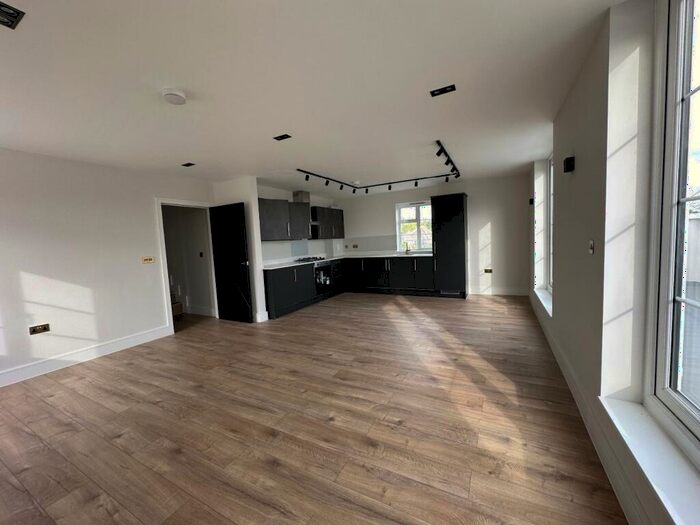 2 Bedroom Flat To Rent In Lawns Court, The Avenue, Wembley, HA9