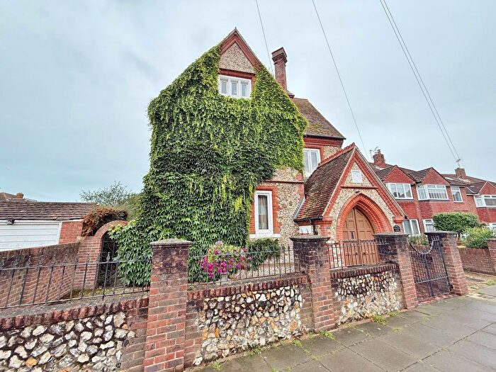 8 Bedroom Detached House For Sale In Dysart Avenue, Drayton, PO6