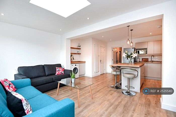 4 Bedroom Terraced House To Rent In Fleming Mead, Mitcham, CR4