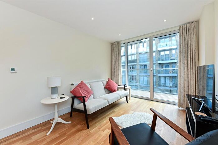 2 Bedroom Apartment For Sale In St. Annes Street, London, E14