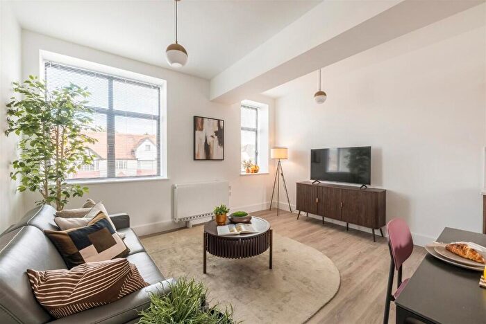 1 Bedroom Flat To Rent In Old Shoreham Road, Hove, East Sussex, BN3