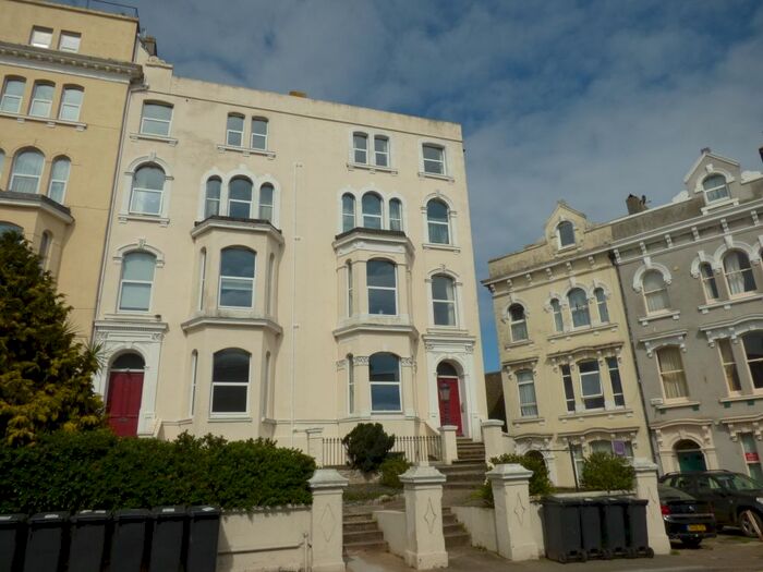 Studio To Rent In Orchard Gardens, Teignmouth, TQ14
