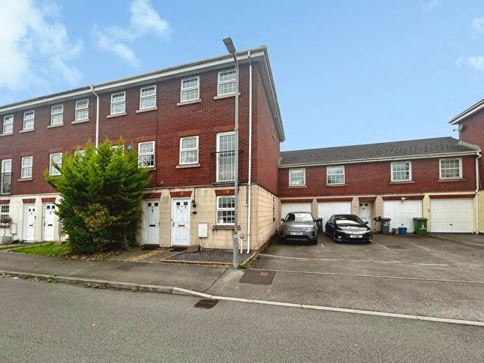 3 Bedroom End Of Terrace House For Sale In Beaufort Square, Cardiff, CF24