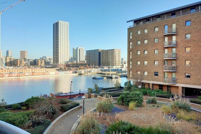2 Bedroom Flat To Rent In Meridian Place, Canary Wharf, London, E14