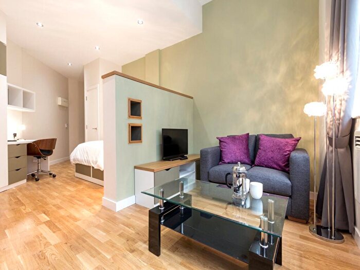 Apartment To Rent In Apt, Q Two Residence #, LS1