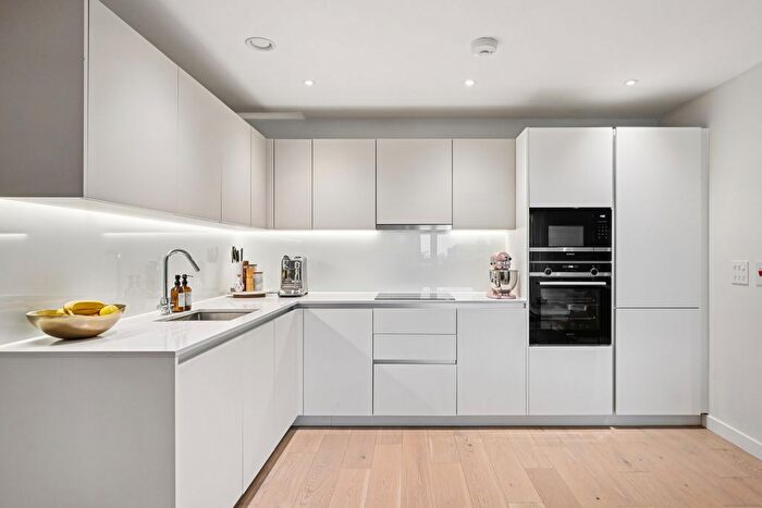 2 Bedroom Flat For Sale In Cellini Building, Ealing, London, W13