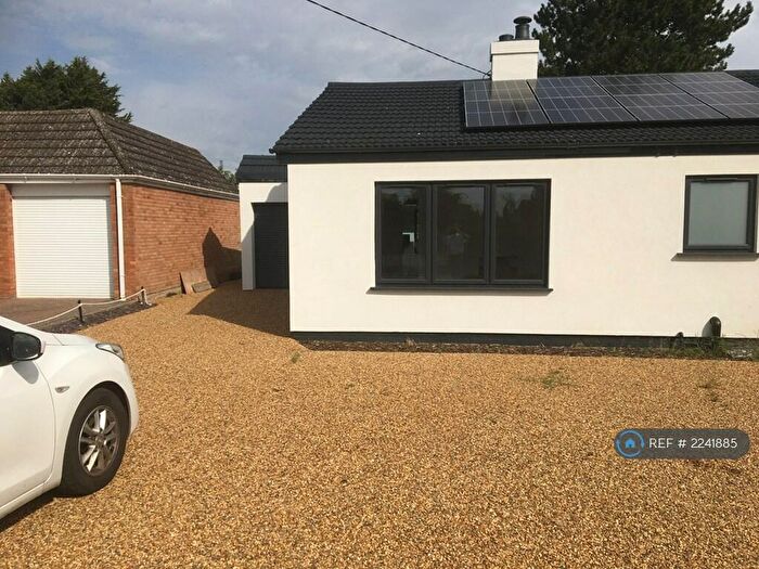 3 Bedroom Bungalow To Rent In Crown Green, Burston, Diss, IP22