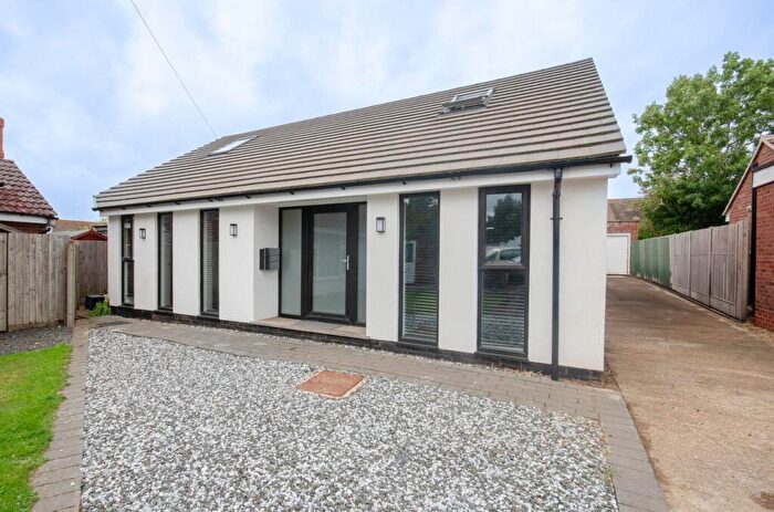4 Bedroom Bungalow For Sale In Whiley Close, Clifton Upon Dunsmore, Rugby, CV23