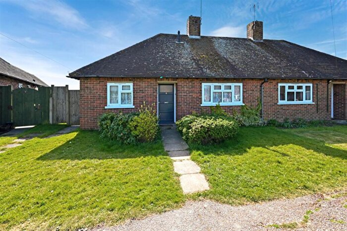 2 Bedroom Bungalow To Rent In Homefield Crescent, Walberton, BN18