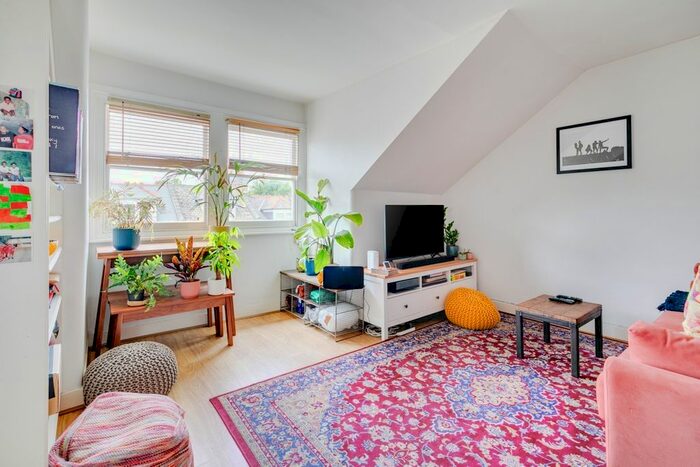 1 Bedroom Flat To Rent In Glebe Road, London, N8
