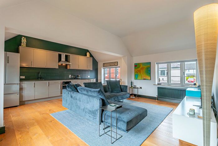 2 Bedroom Flat For Sale In Byrkley Mews, Barton-Under-Needwood, DE13