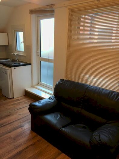 1 Bedroom Flat To Rent In London, W12