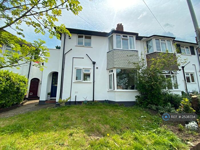 2 Bedroom Maisonette To Rent In Grove Close, Kingston Upon Thames, KT1