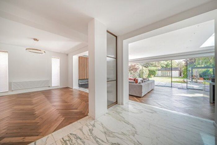 5 Bedroom Semi-Detached House To Rent In St. Pauls Wood Hill, Orpington, BR5