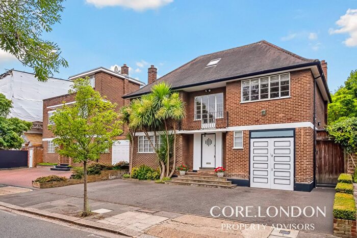 5 Bedroom Detached House To Rent In The Ridings, Ealing, W5