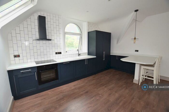 2 Bedroom Flat To Rent In Ullet Road, Liverpool, L8