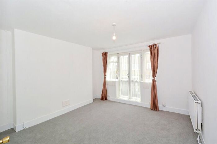 2 Bedroom Flat To Rent In St. Mary's Path, Canonbury, N1