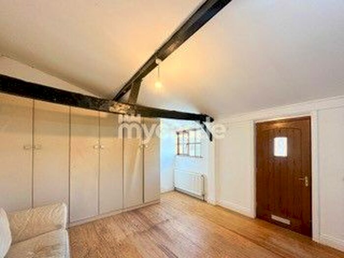 2 Bedroom Barn Conversion To Rent In Old Mill Lane, Uxbrige, UB8