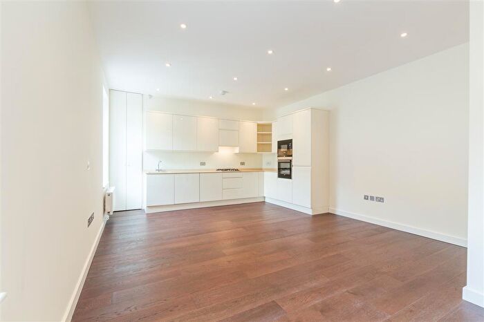 1 Bedroom Apartment To Rent In Chequer Street, St Albans, AL1