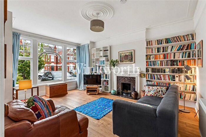 4 Bedroom Semi Detached House For Sale In Lakeside Road, London, N13