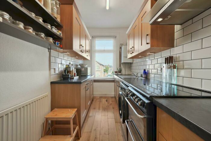 2 Bedroom Apartment To Rent In The Drive, Ilford, IG1