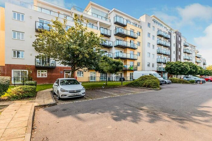 2 Bedroom Flat To Rent In Gisors Road, Southsea, Hampshire, PO4
