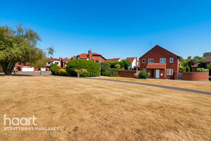 2 Bedroom Semi Detached House For Sale In Pheasant Close, Swindon, SN3