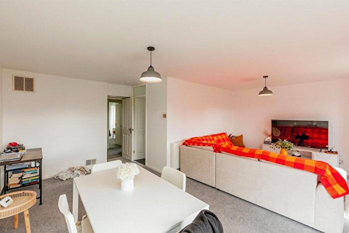 2 Bedroom Apartment For Sale In Southfield Road, Westbury-On-Trym, Bristol, BS9