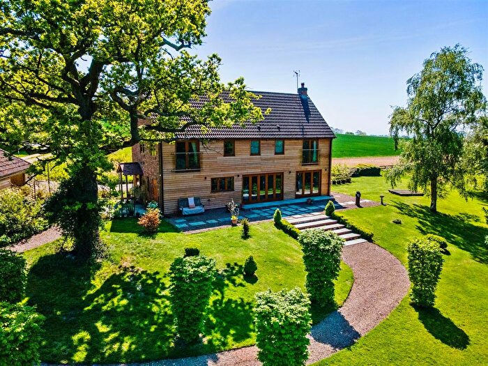 5 Bedroom Detached House For Sale In Common Lane, Mappleborough Green, Studley, B80