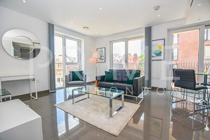 1 Bedroom Flat To Rent In Elliston Apartments, Glade Path, Blackfriars Circus, SE1