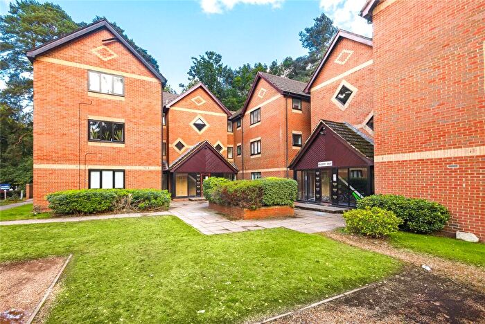 1 Bedroom Apartment For Sale In Wayland Close, Bracknell, Berkshire, RG12