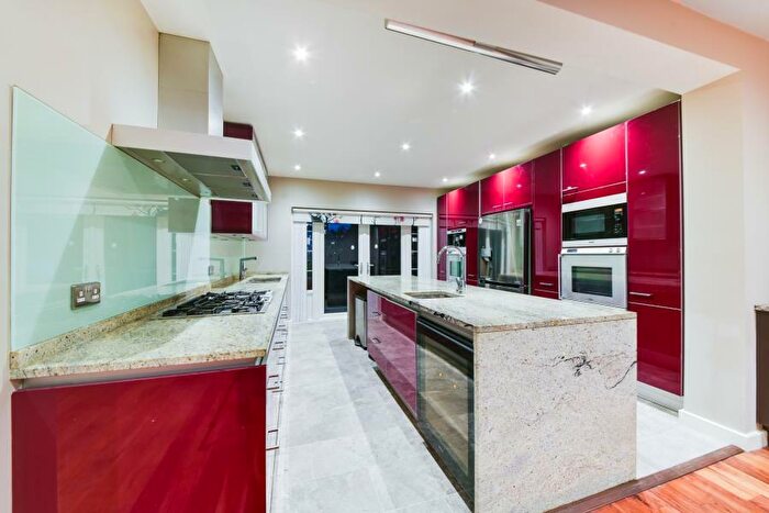 5 Bedroom Terraced House To Rent In Bancroft Avenue, East Finchley, N2