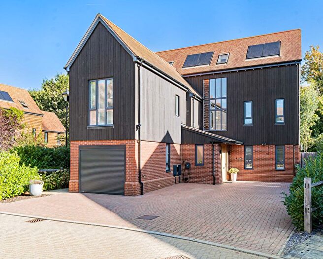 4 Bedroom Detached House For Sale In Godalming, Surrey, GU7