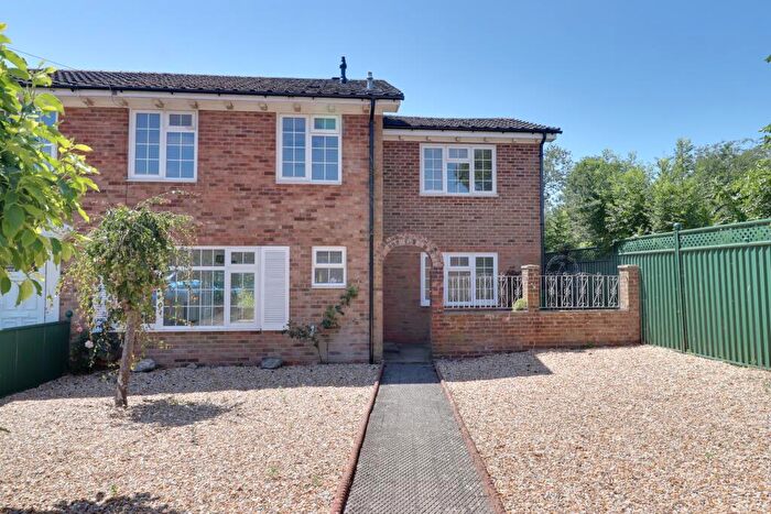 4 Bedroom Semi-Detached House To Rent In Hilda Gardens, Denmead. Unfurn, PO7