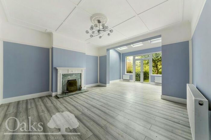 4 Bedroom Semi-Detached House To Rent In Birch Tree Way, Croydon CR0