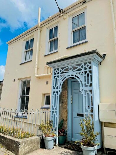1 Bedroom Flat To Rent In Belle Vue, Newlyn, Penzance, TR18