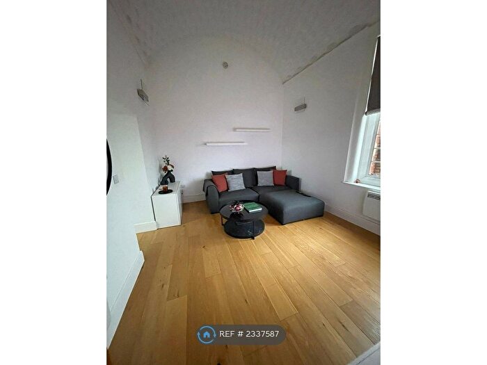 1 Bedroom Flat To Rent In The Galleries, Warley, Brentwood, CM14