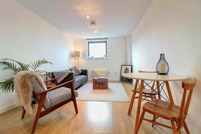1 Bedroom Flat To Rent In Mare Street, London Fields, London, E8